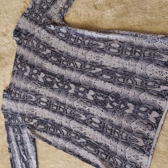 Jaclyn Smith tunic - Picture 8 of 9